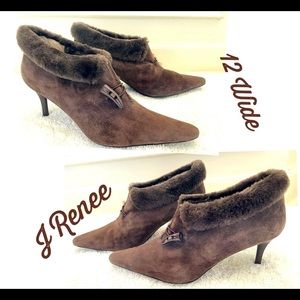 J Renee 12 Wide Genuine Suede Ankle Boots w Real Fur Coziness Great Condition